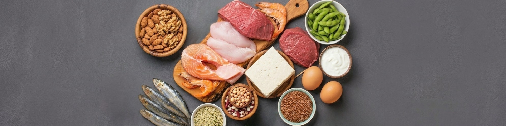 Photo différentes sources de protéines animales et végétales, pour illustrer l'article de blog de 1Defy Nutrition sportive ui s'intitule : Les protéines : quels sont les besoins journaliers et comment les couvrir ?